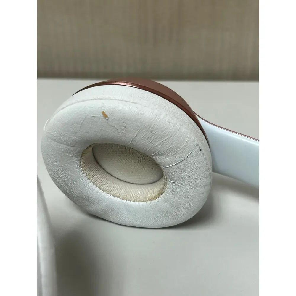 Beats by Dr. Dre Beats Wireless Solo3 Headset on ear Rose Gold/White. - Picture 8 of 10